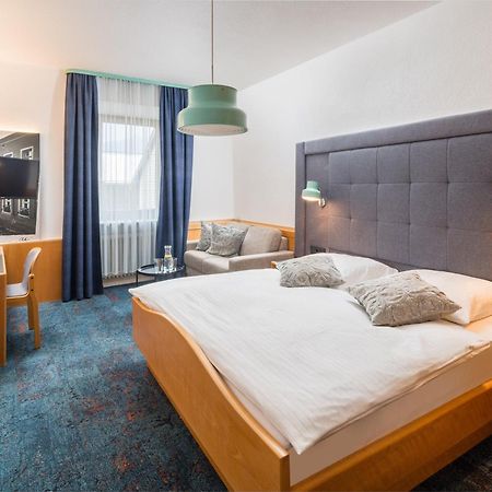 Hotel-Gasthof zum Bach Neukirchen beim Heiligen Blut Exterior foto