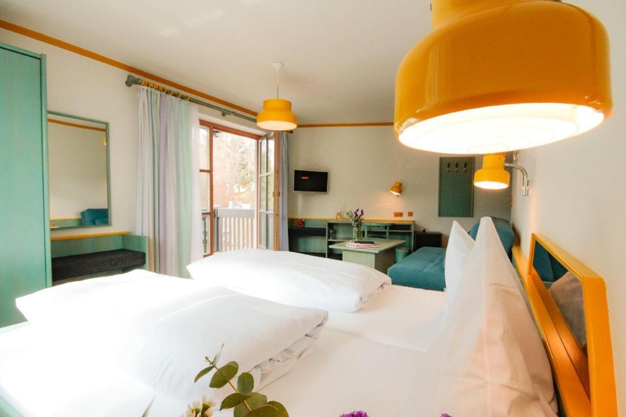 Hotel-Gasthof zum Bach Neukirchen beim Heiligen Blut Exterior foto