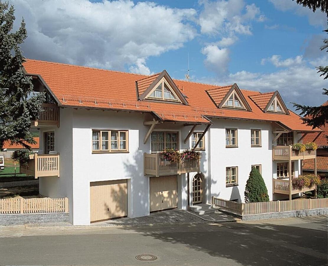 Hotel-Gasthof zum Bach Neukirchen beim Heiligen Blut Exterior foto