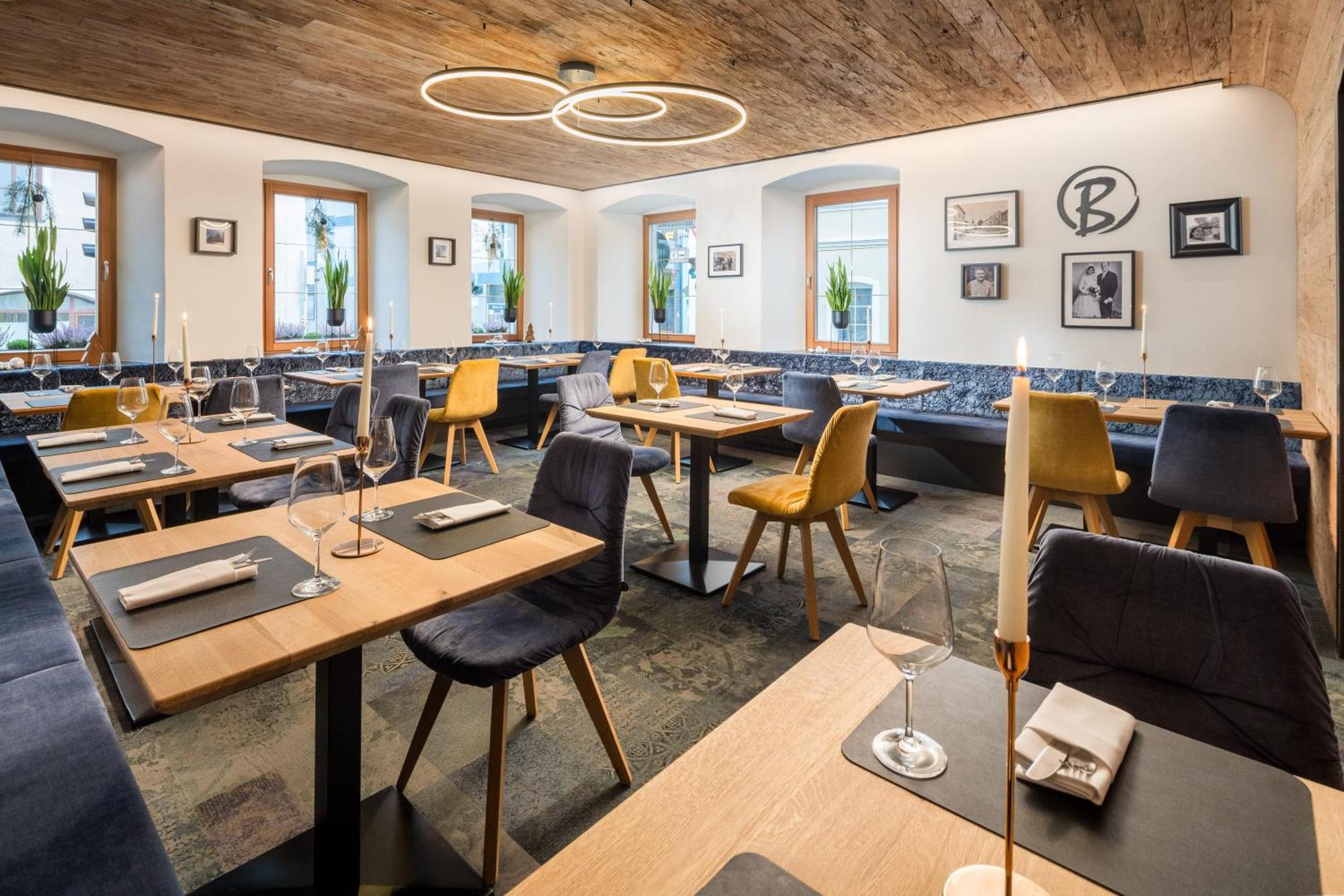 Hotel-Gasthof zum Bach Neukirchen beim Heiligen Blut Exterior foto