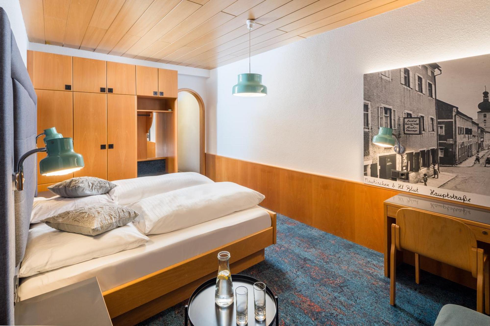 Hotel-Gasthof zum Bach Neukirchen beim Heiligen Blut Exterior foto